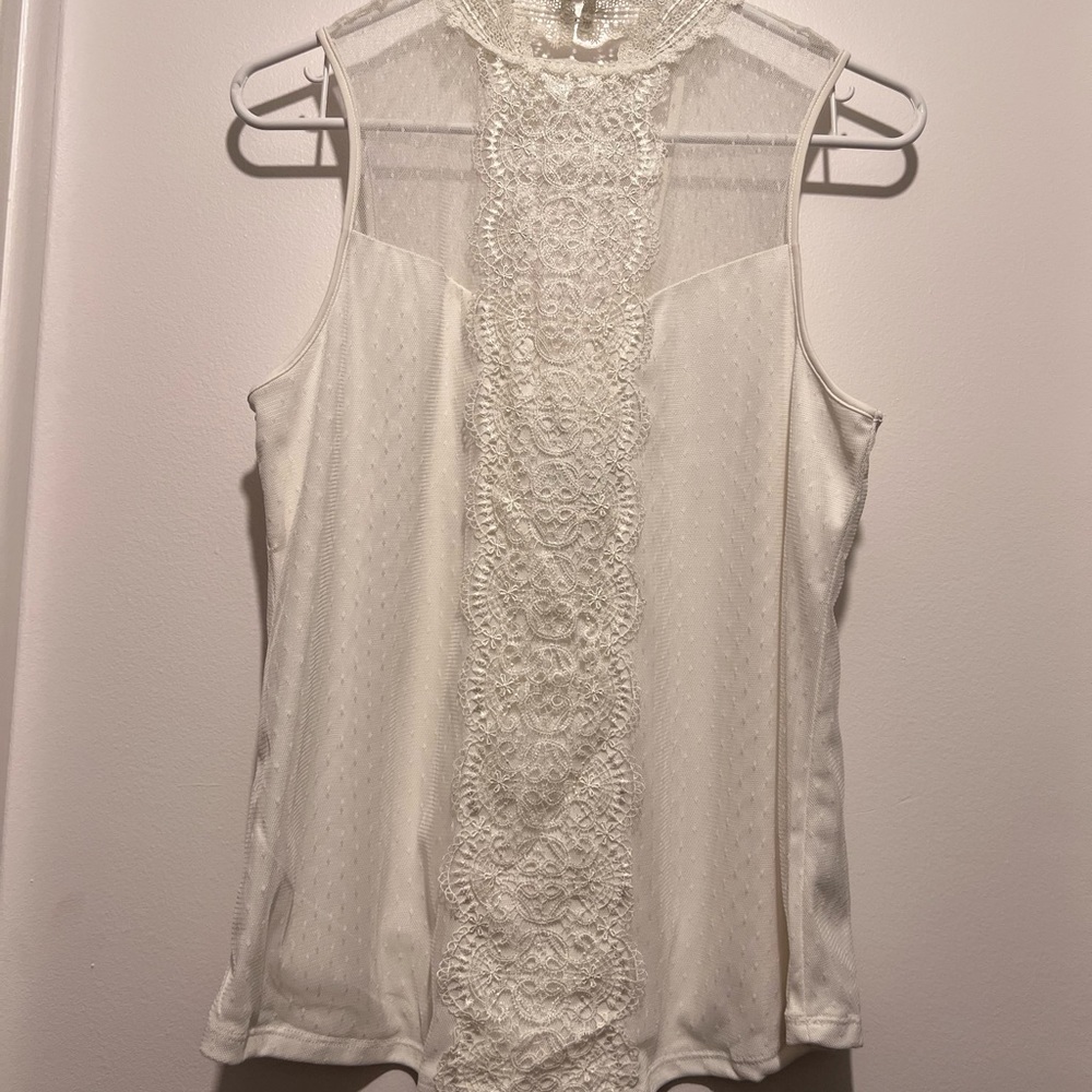 Express NWOT never worn ivory lace camisole. Sz M